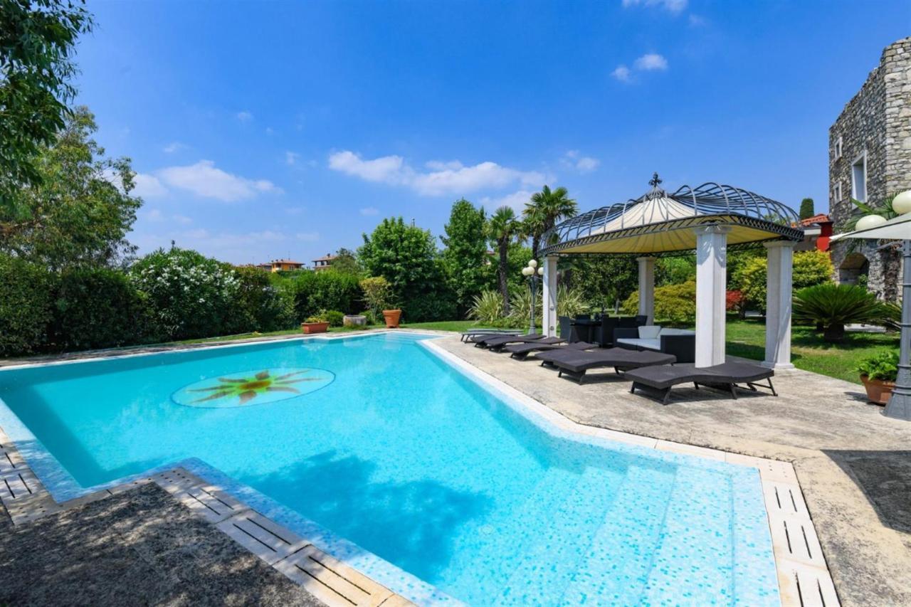 Private Luxury Villa With Pool Moniga del Garda ภายนอก รูปภาพ
