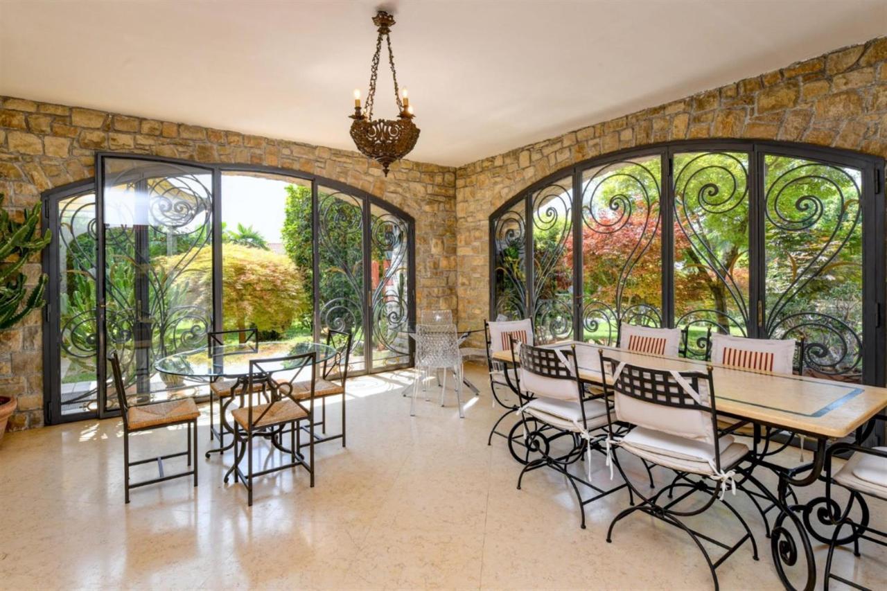 Private Luxury Villa With Pool Moniga del Garda ภายนอก รูปภาพ