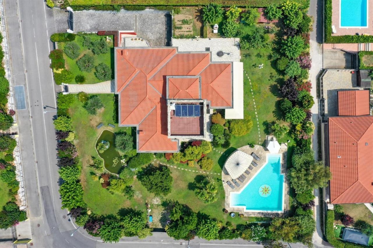 Private Luxury Villa With Pool Moniga del Garda ภายนอก รูปภาพ