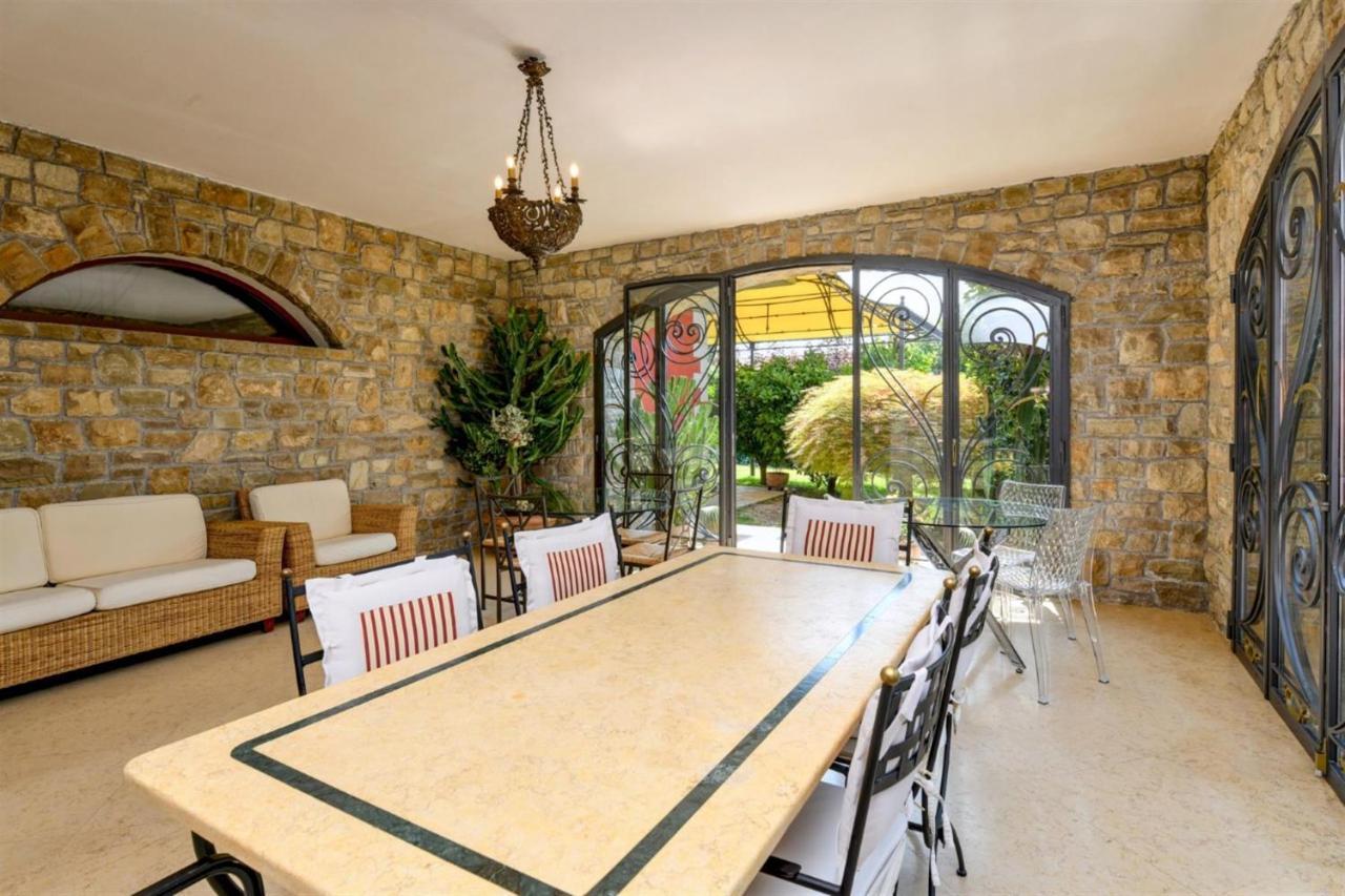 Private Luxury Villa With Pool Moniga del Garda ภายนอก รูปภาพ
