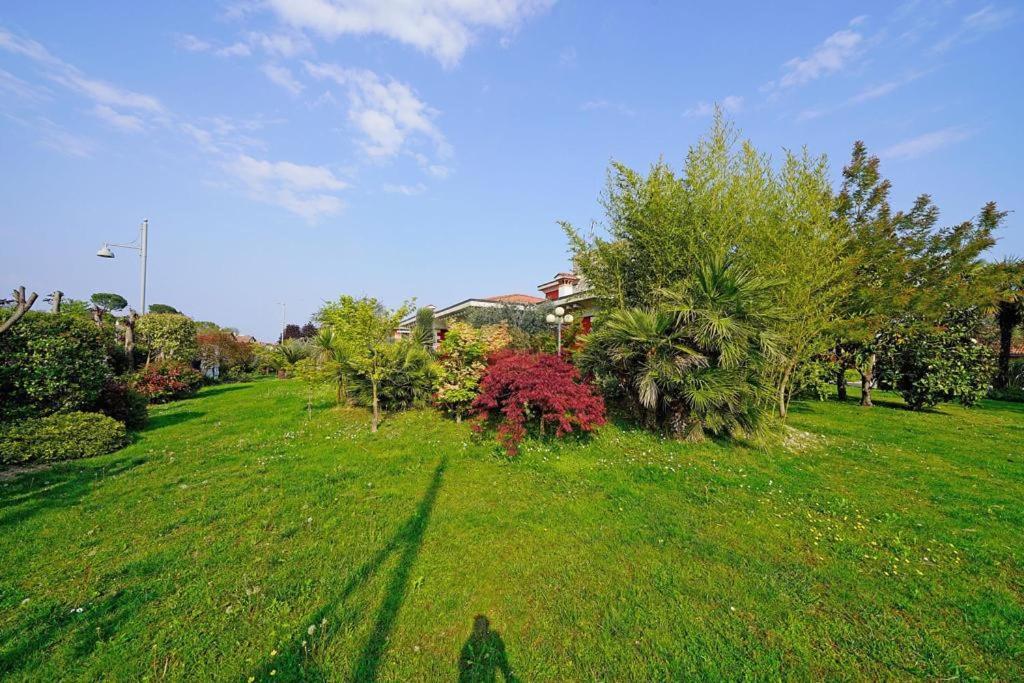Private Luxury Villa With Pool Moniga del Garda ภายนอก รูปภาพ