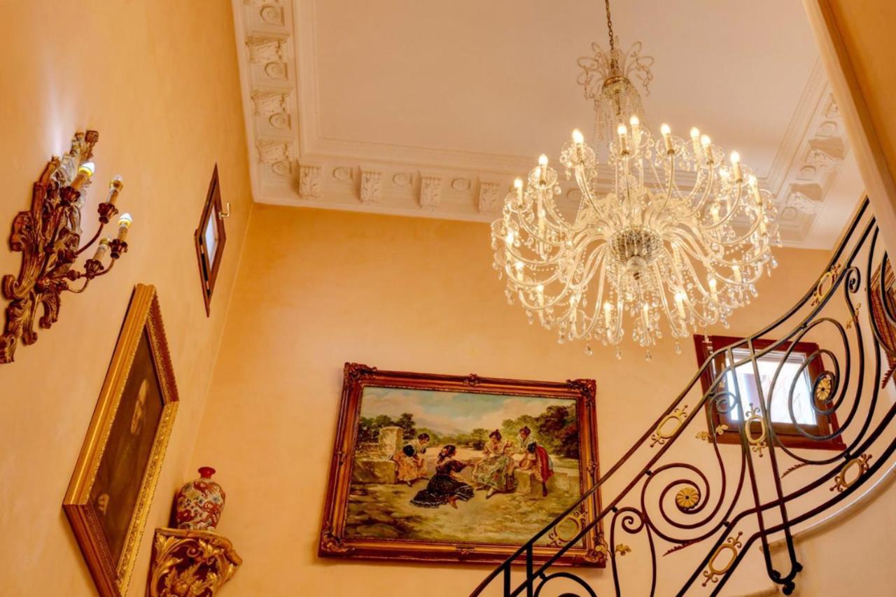 Private Luxury Villa With Pool Moniga del Garda ภายนอก รูปภาพ