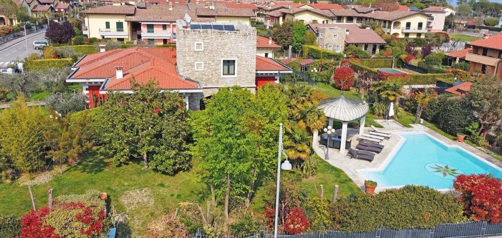 Private Luxury Villa With Pool Moniga del Garda ภายนอก รูปภาพ