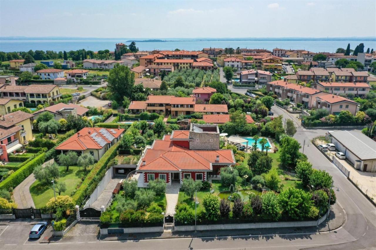 Private Luxury Villa With Pool Moniga del Garda ภายนอก รูปภาพ