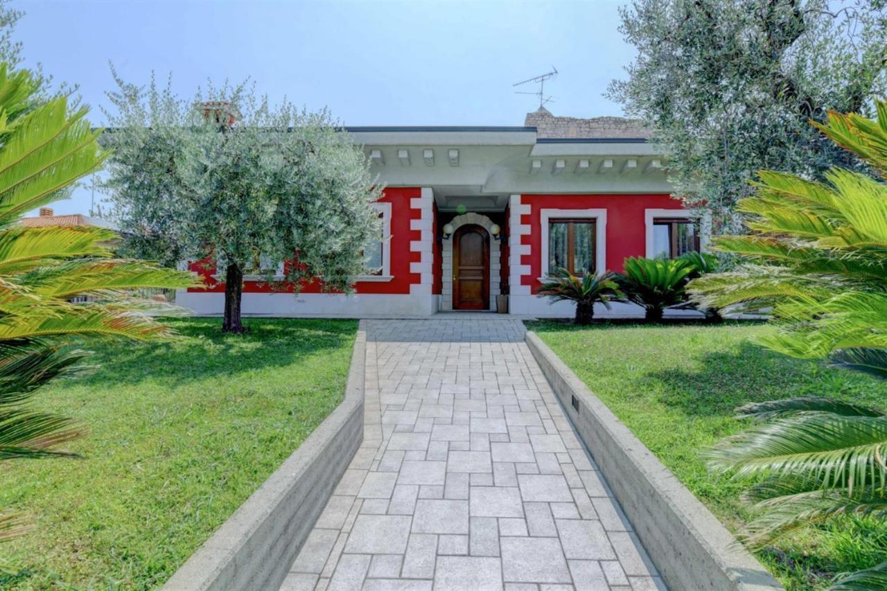 Private Luxury Villa With Pool Moniga del Garda ภายนอก รูปภาพ
