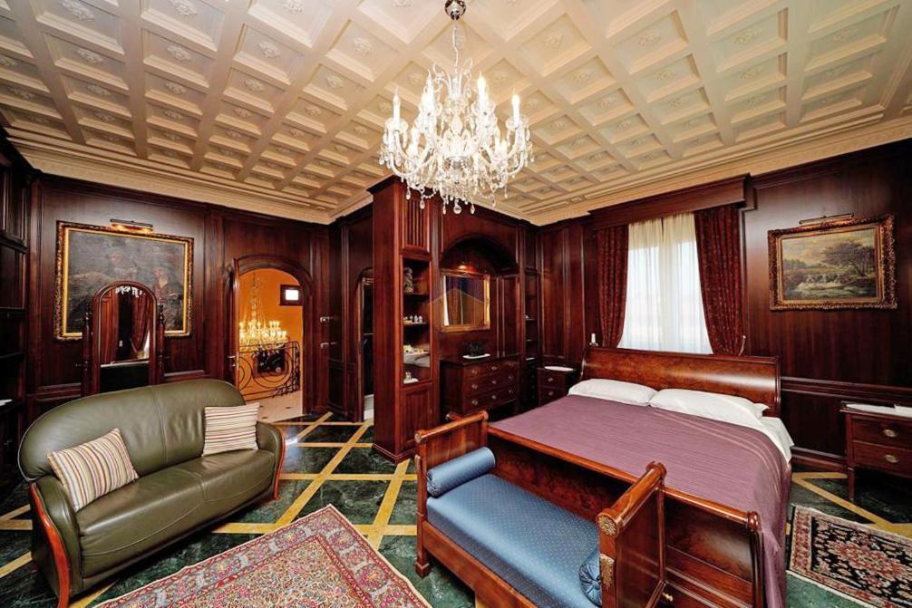 Private Luxury Villa With Pool Moniga del Garda ภายนอก รูปภาพ